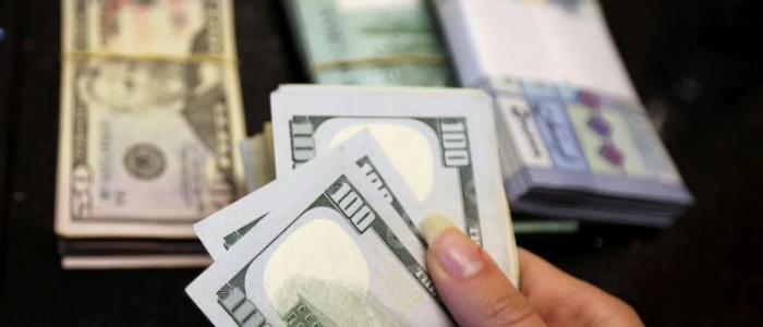 Dólar hoy: el “blue” se vende a 100 pesos y el “contado con liquidación” baja a $109